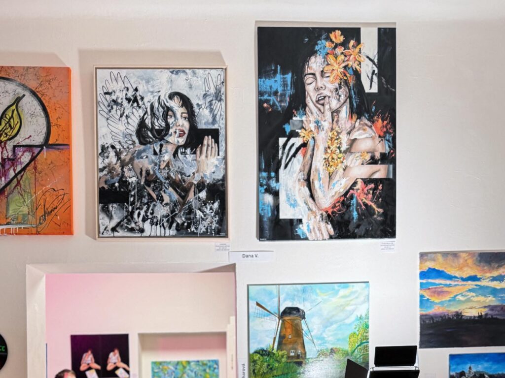Dvatelier.cz – česká současná malířka Dana V. Moderní abstraktní a figurativní obrazy.